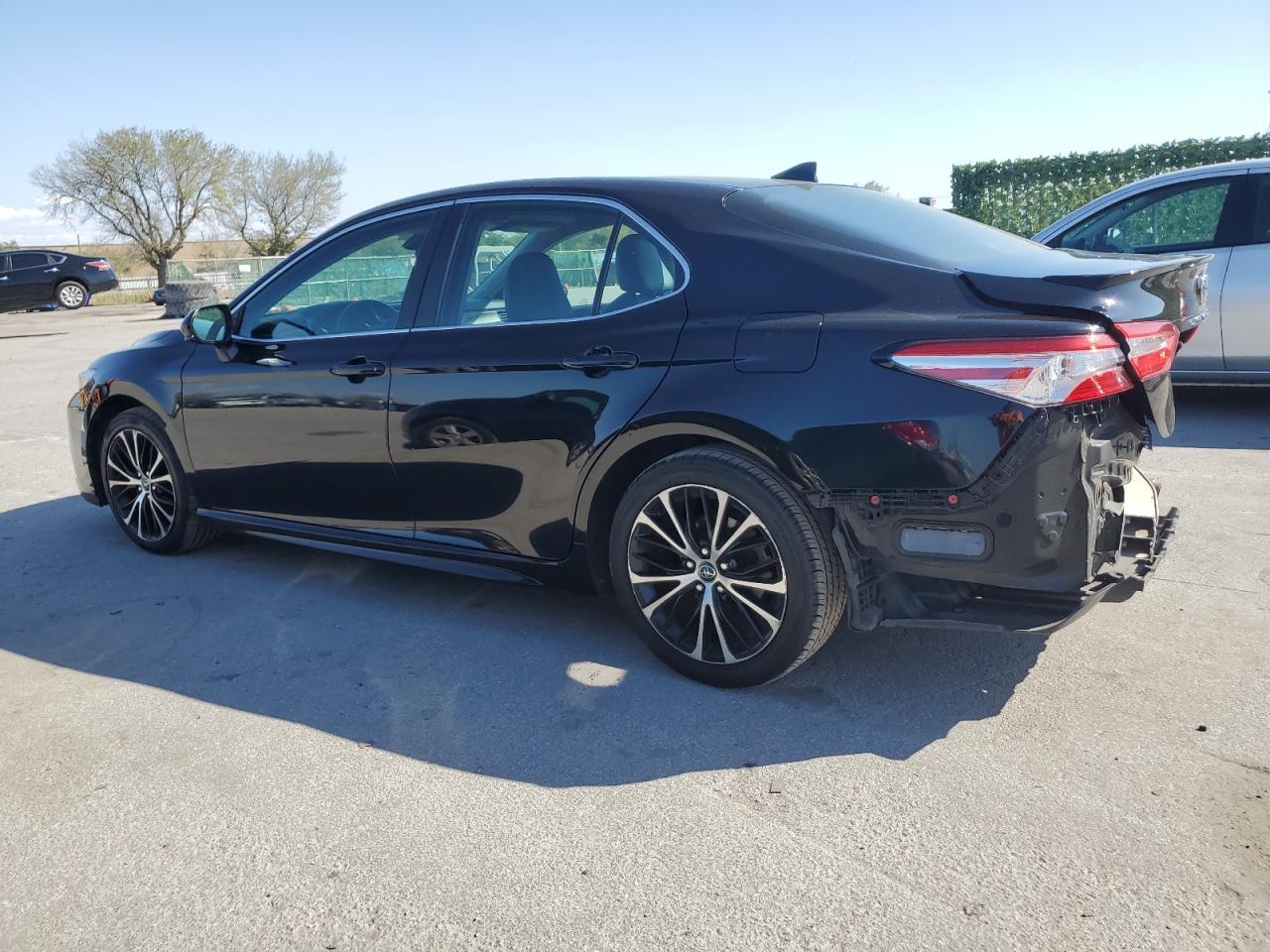 2020 TOYOTA CAMRY SE - Image 2