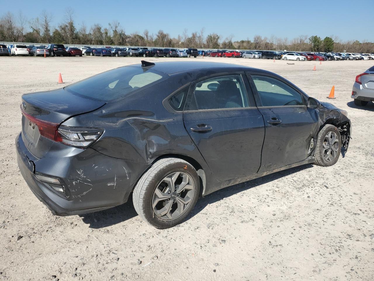 2021 KIA FORTE FE - Image 3