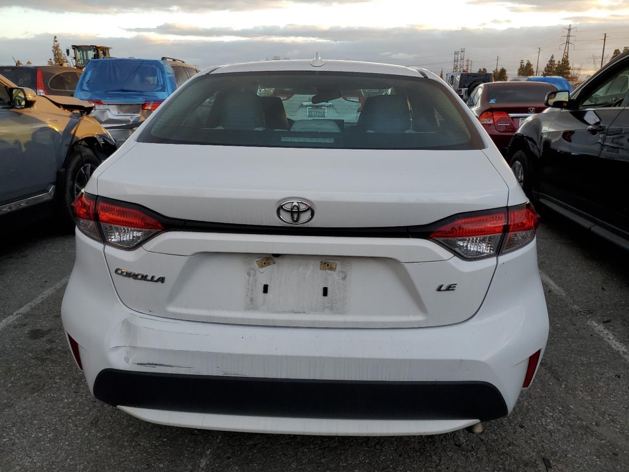 2020 TOYOTA COROLLA LE - Фото 6