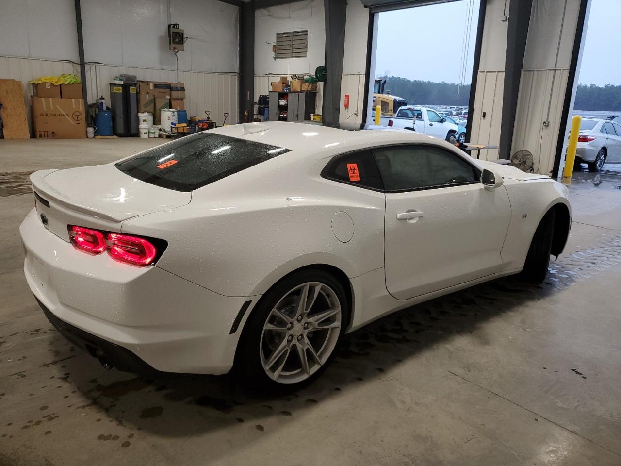 2021 CHEVROLET CAMARO LS - Фото 3
