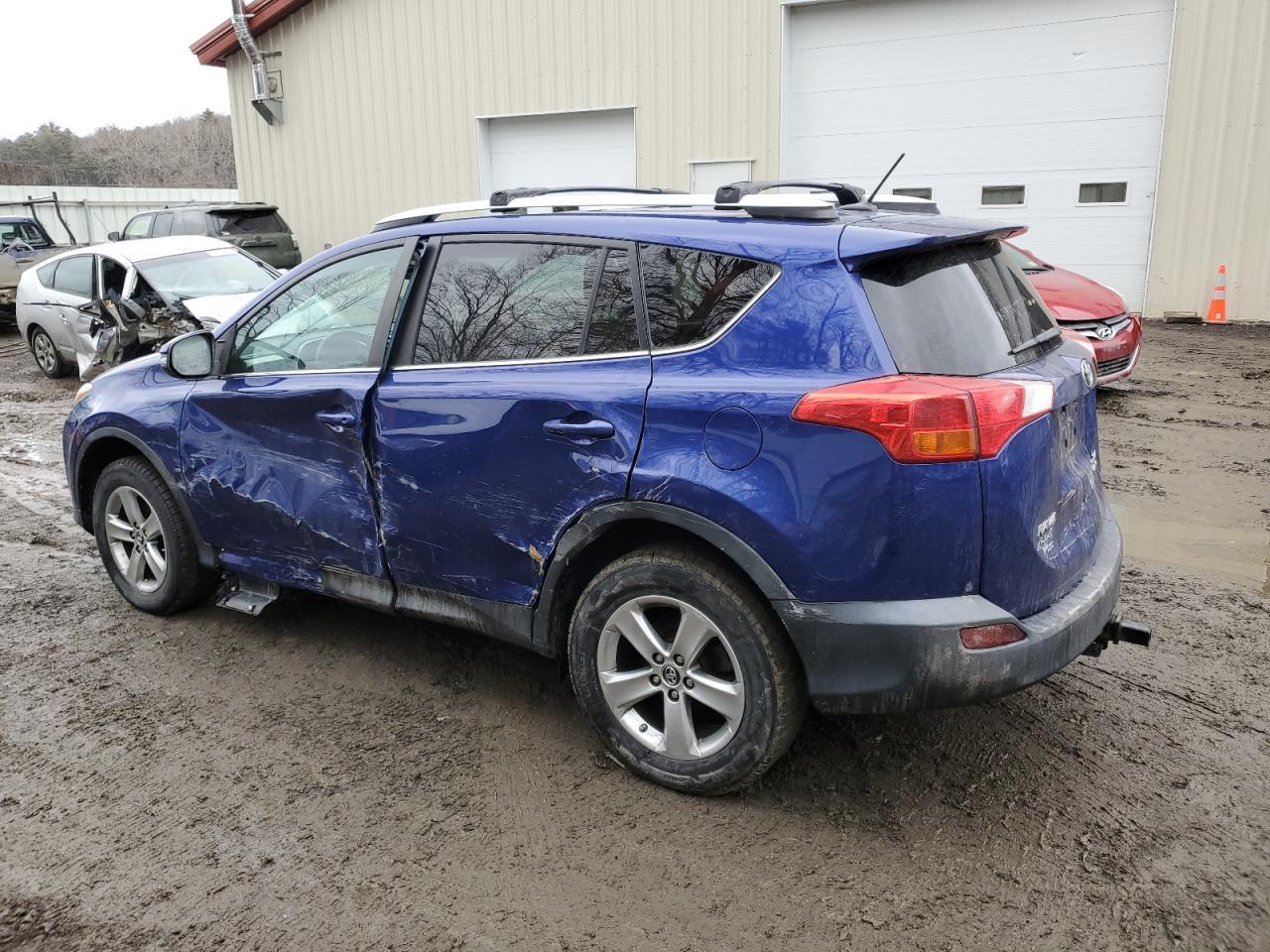 2015 TOYOTA RAV4 XLE - Фото 2