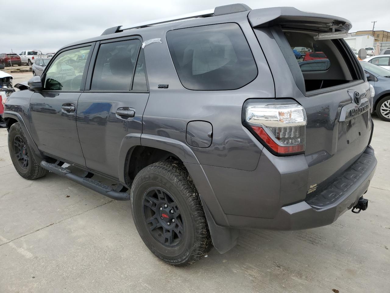 2022 TOYOTA 4RUNNER SR - Image 2