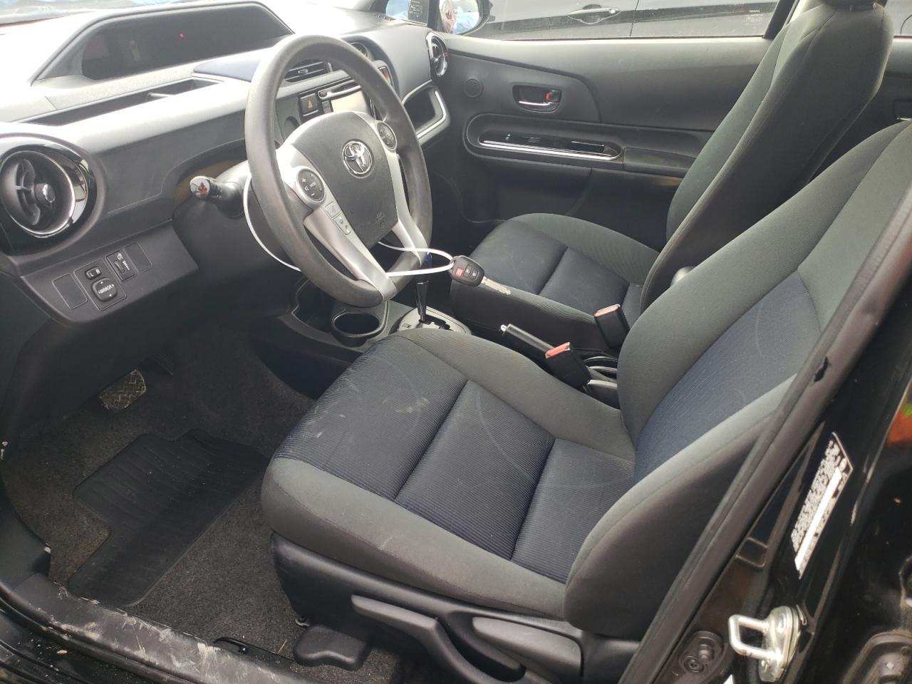 2015 TOYOTA PRIUS C - Image 7