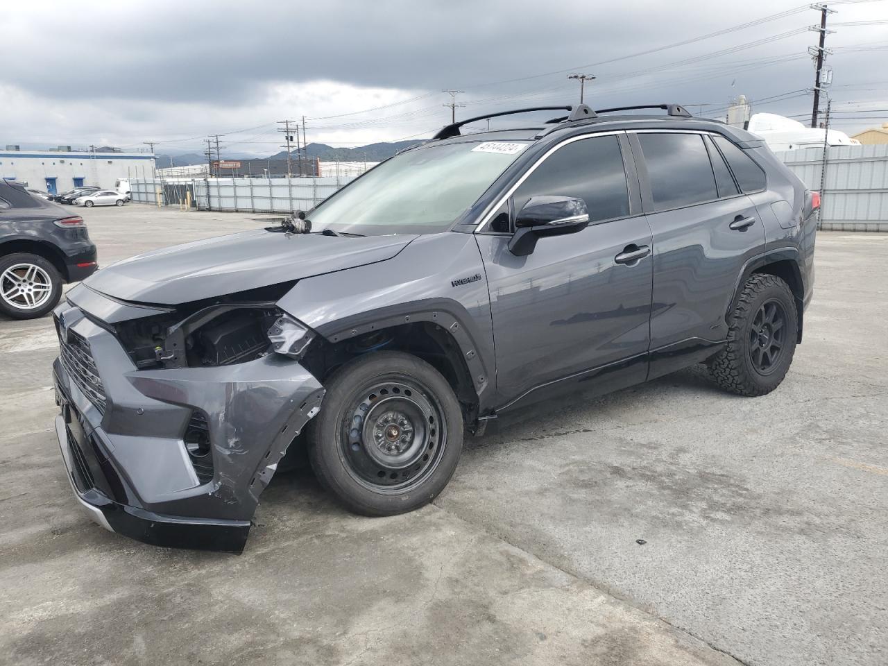 2020 TOYOTA RAV4 XSE car image