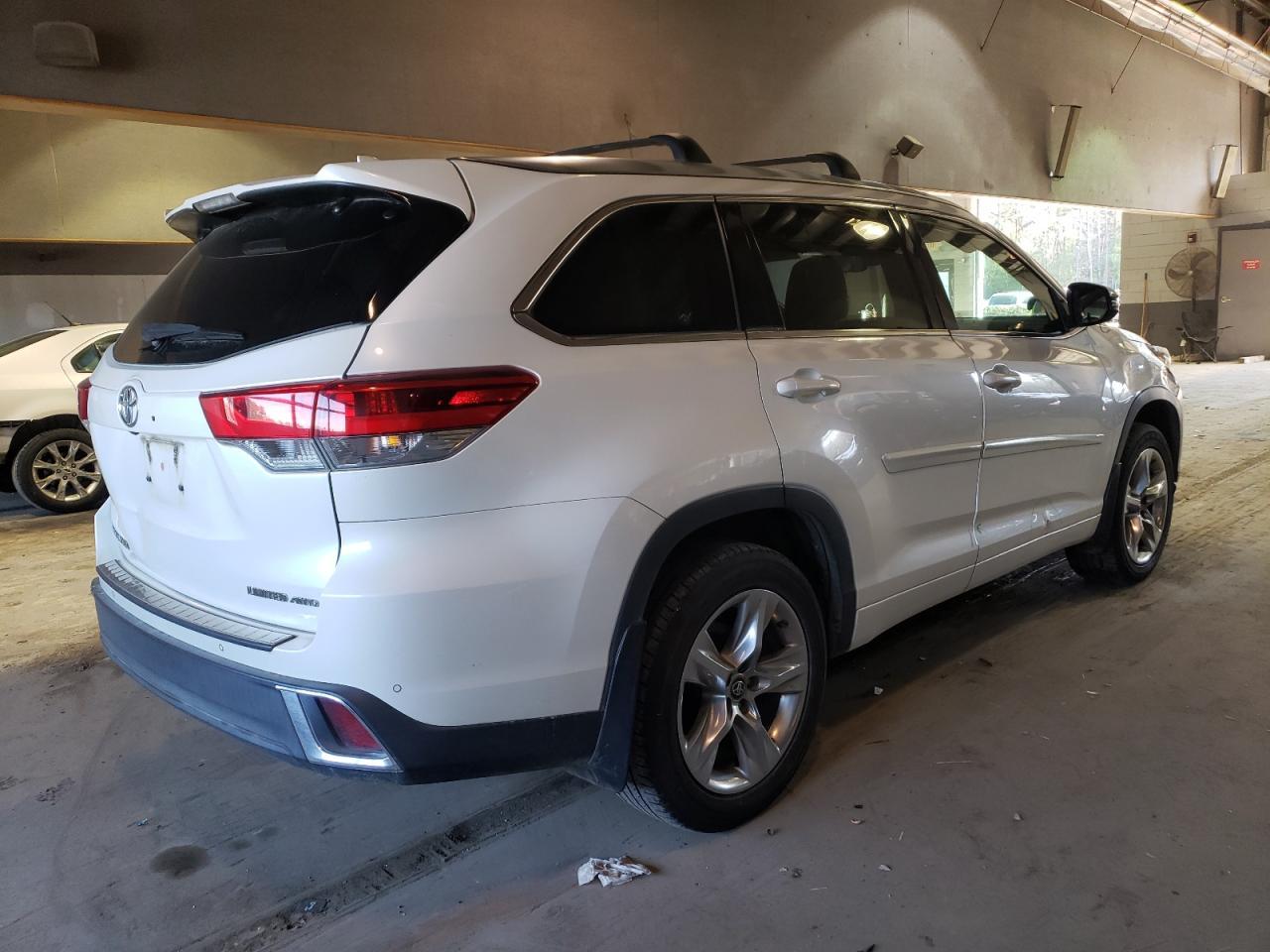 2018 TOYOTA HIGHLANDER - Фото 3
