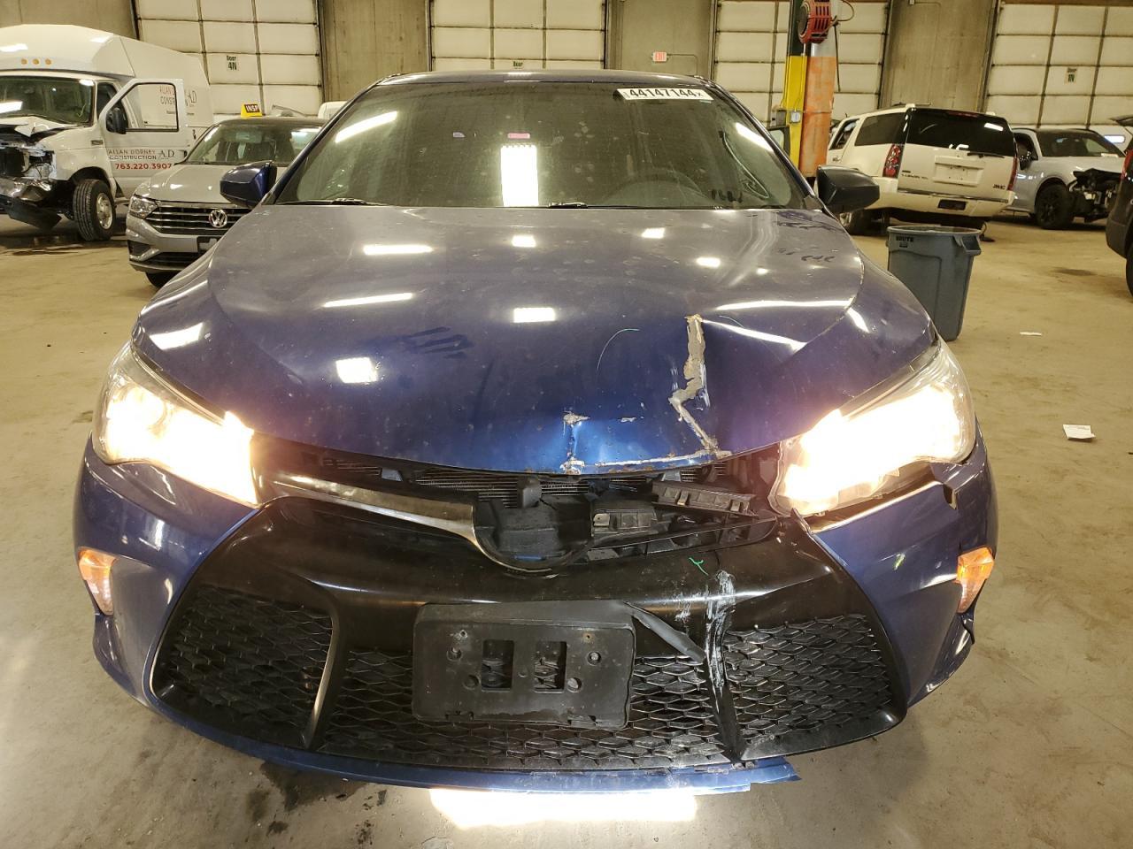2016 TOYOTA CAMRY LE - Фото 5