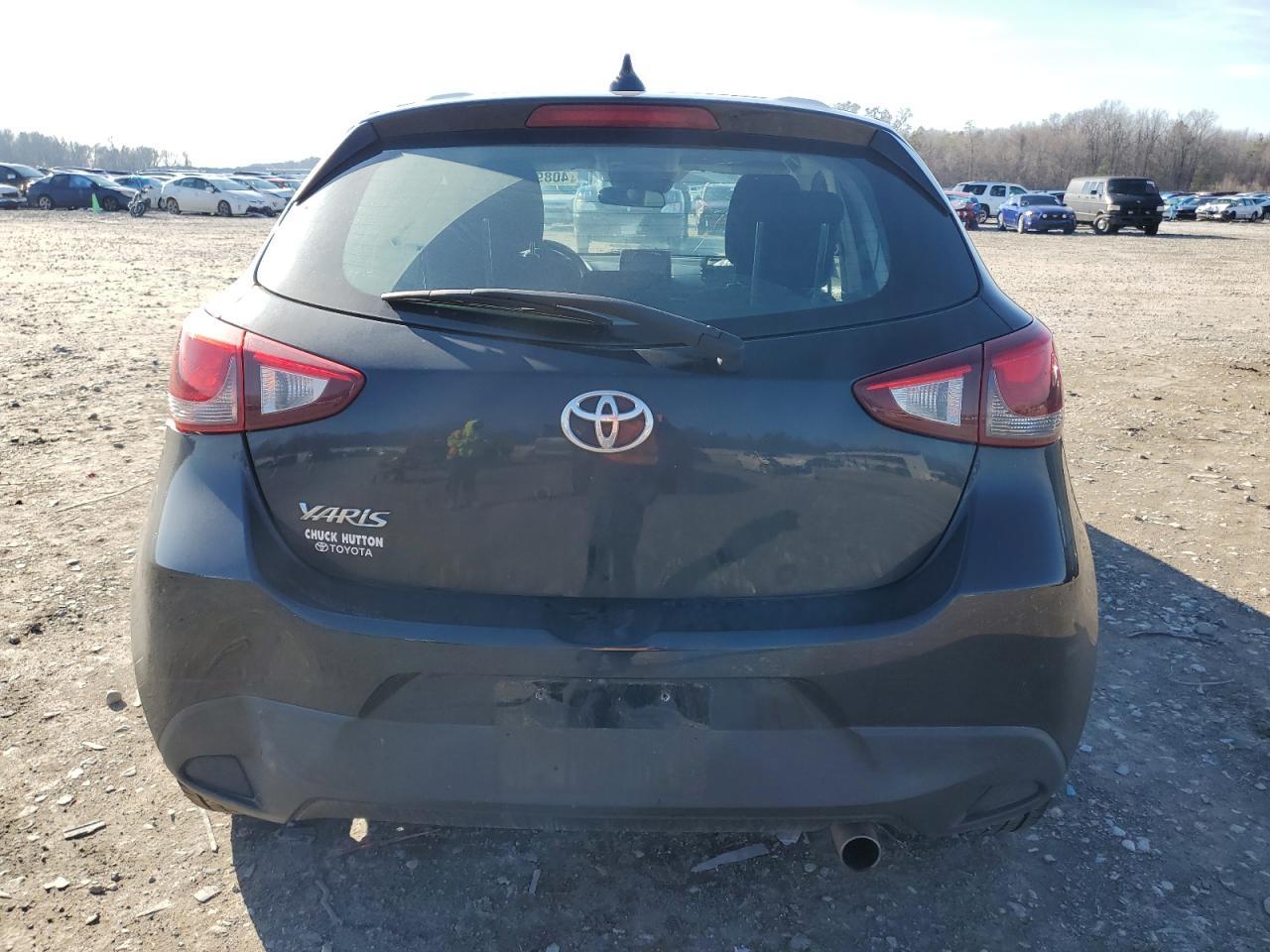 2020 TOYOTA YARIS LE - Фото 6