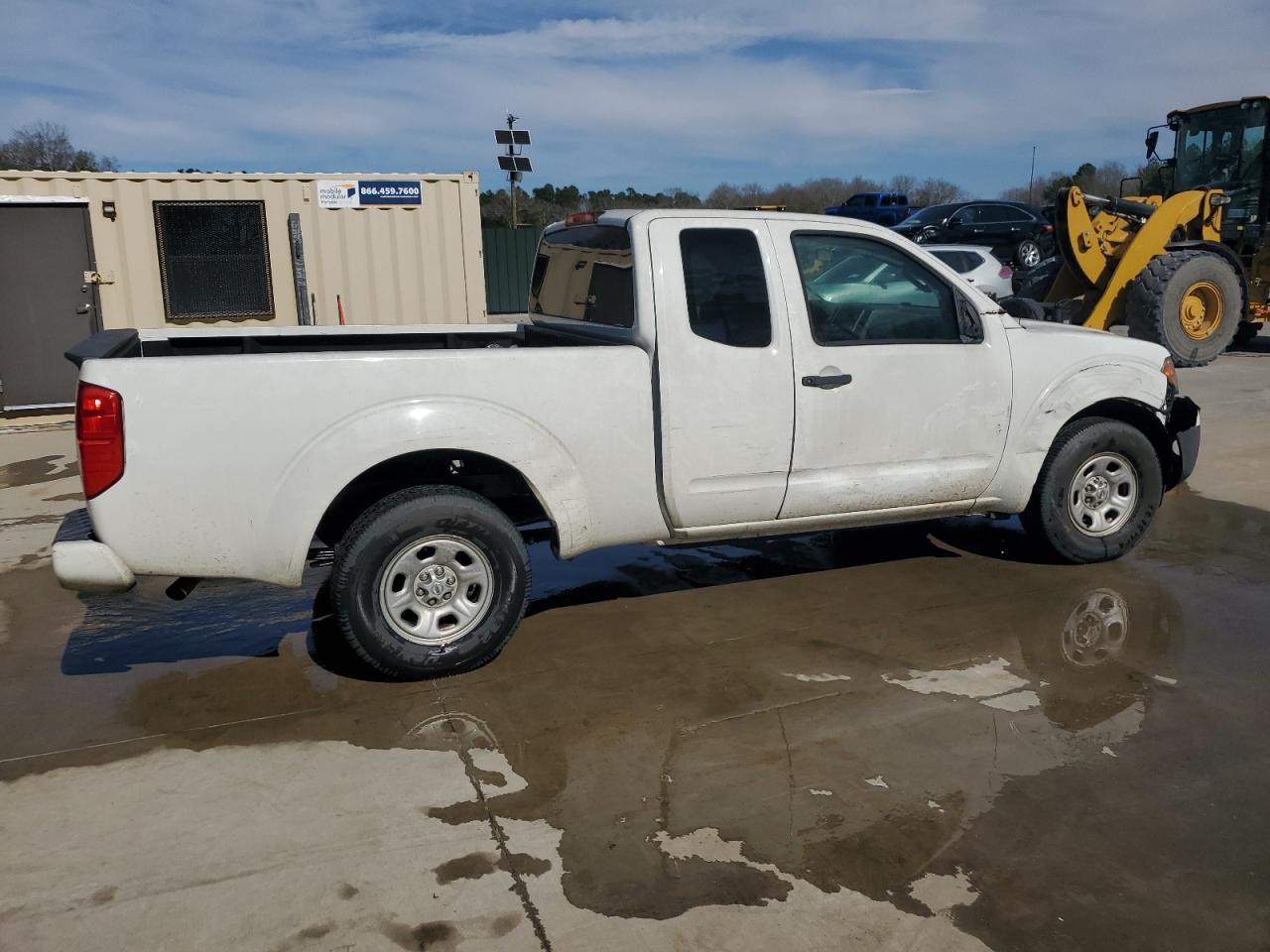 2017 NISSAN FRONTIER S - Фото 3