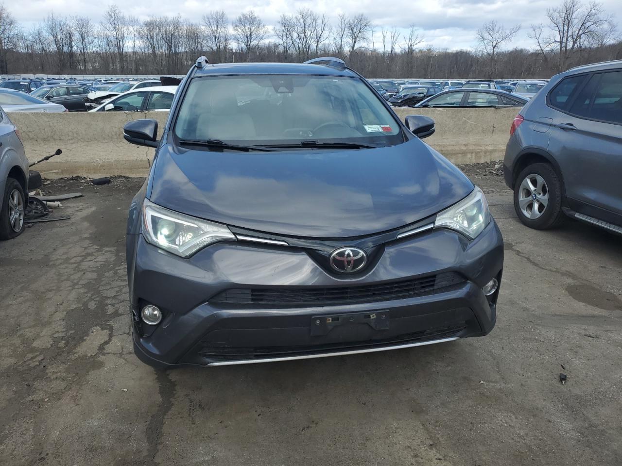 2017 TOYOTA RAV4 XLE - Фото 5