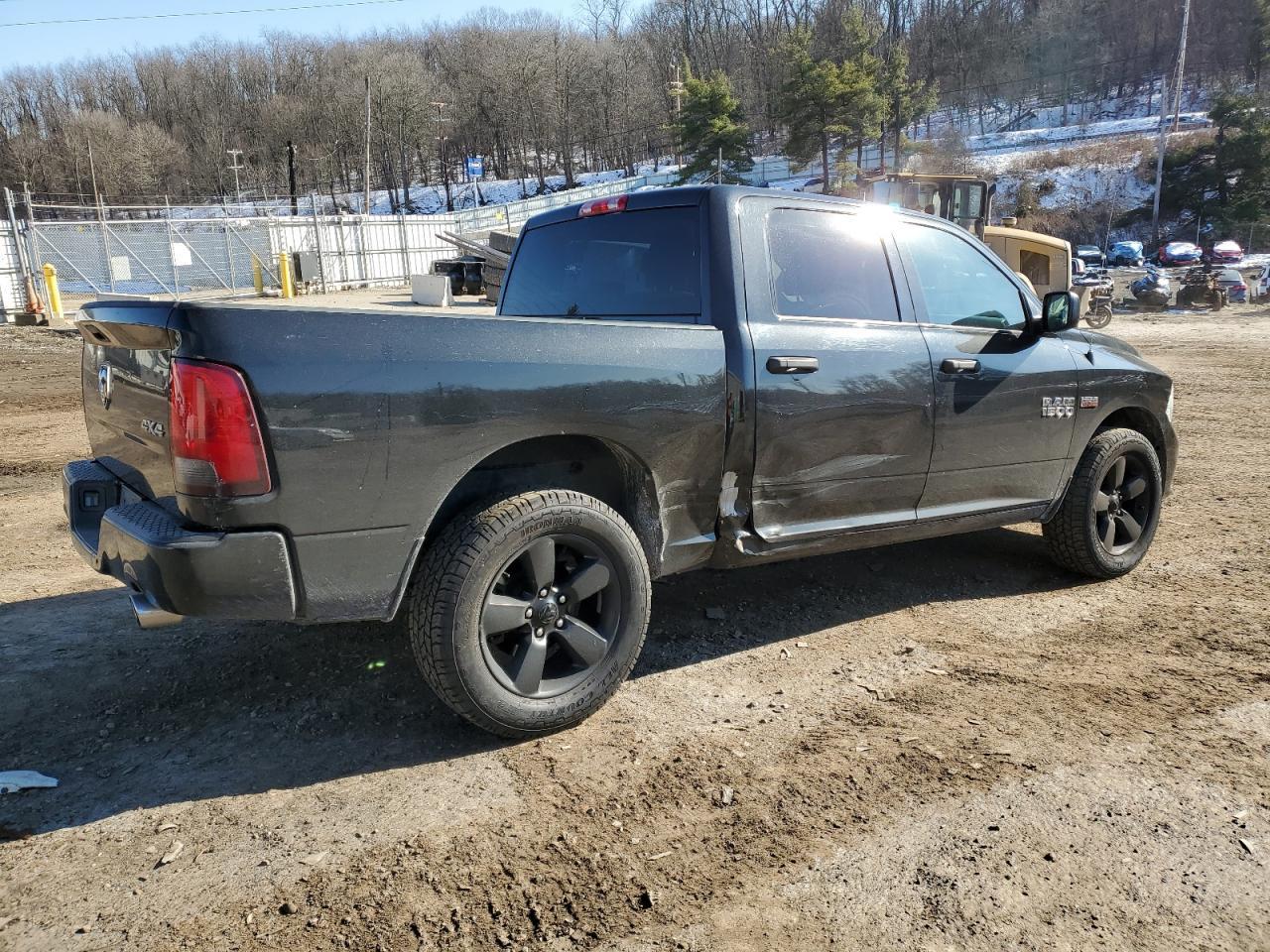 2018 RAM 1500 ST - Image 3