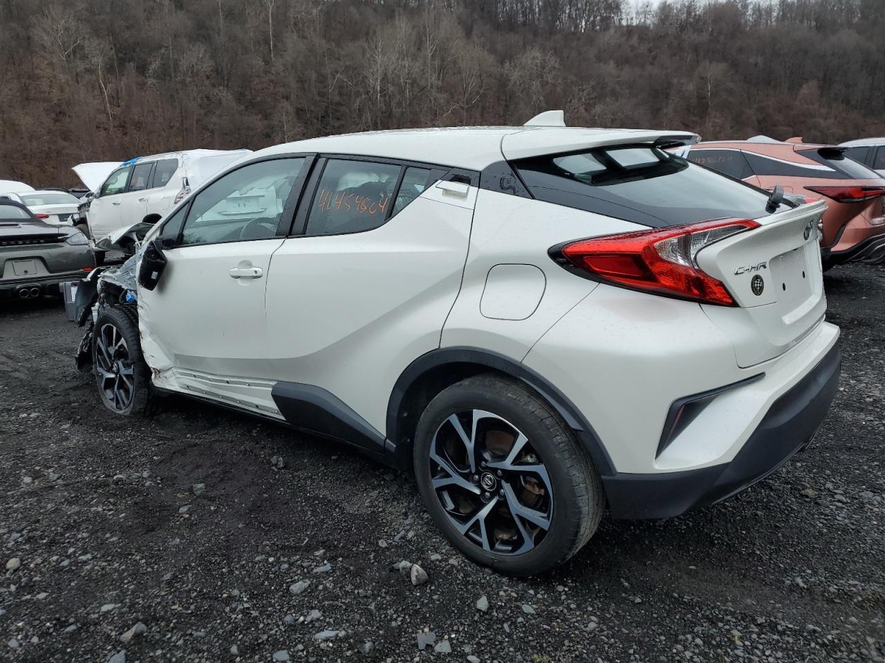 2019 TOYOTA C-HR XLE - Image 2