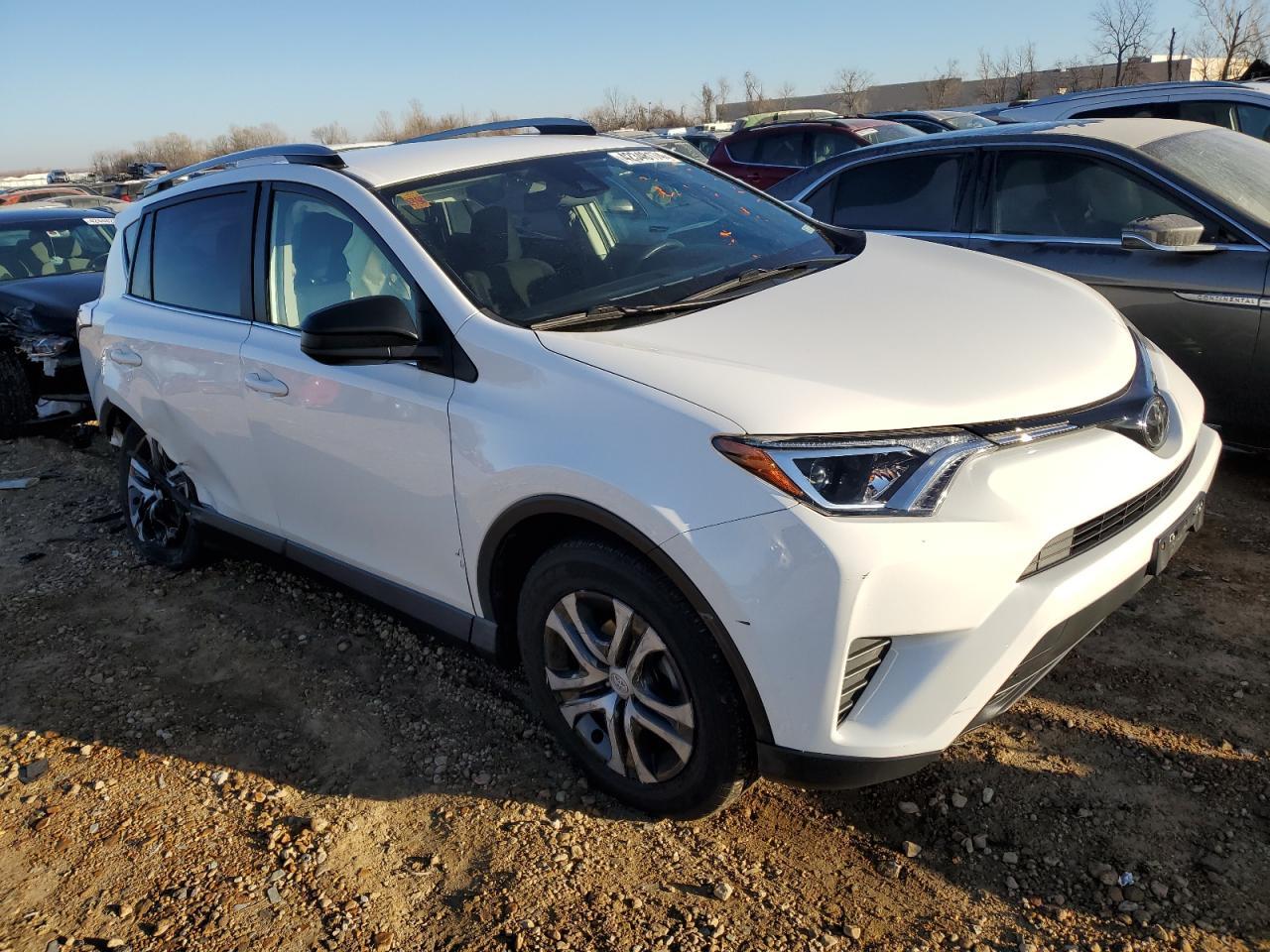 2018 TOYOTA RAV4 LE - Image 4