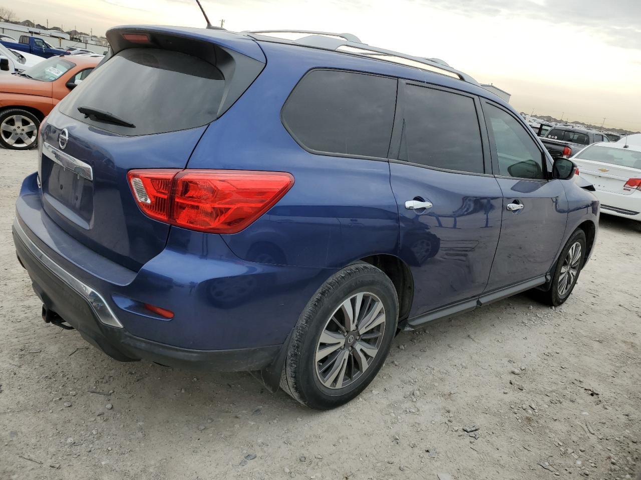 2017 NISSAN PATHFINDER - Image 3