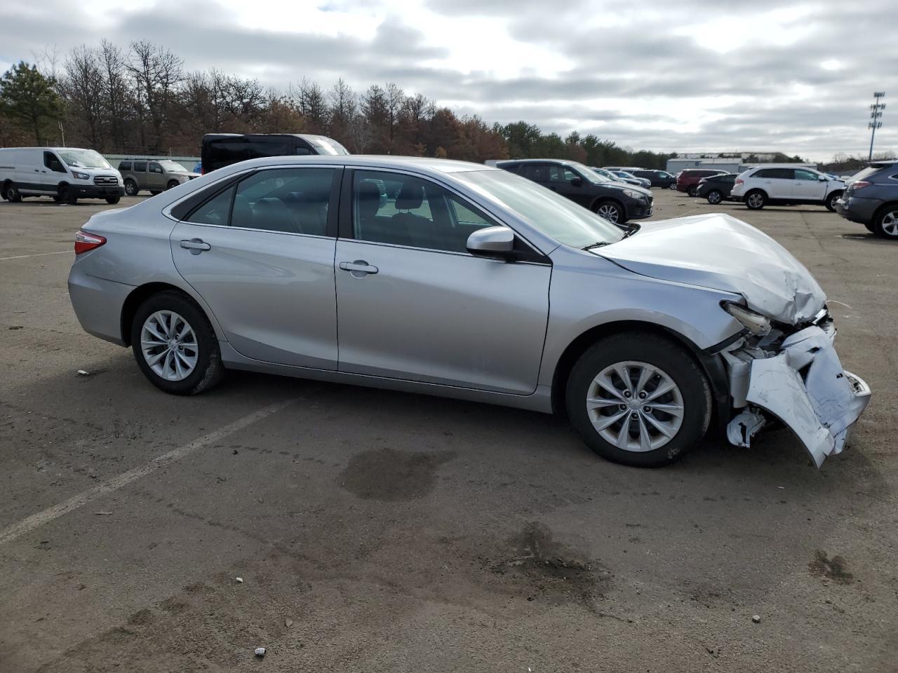 2015 TOYOTA CAMRY LE - Фото 4