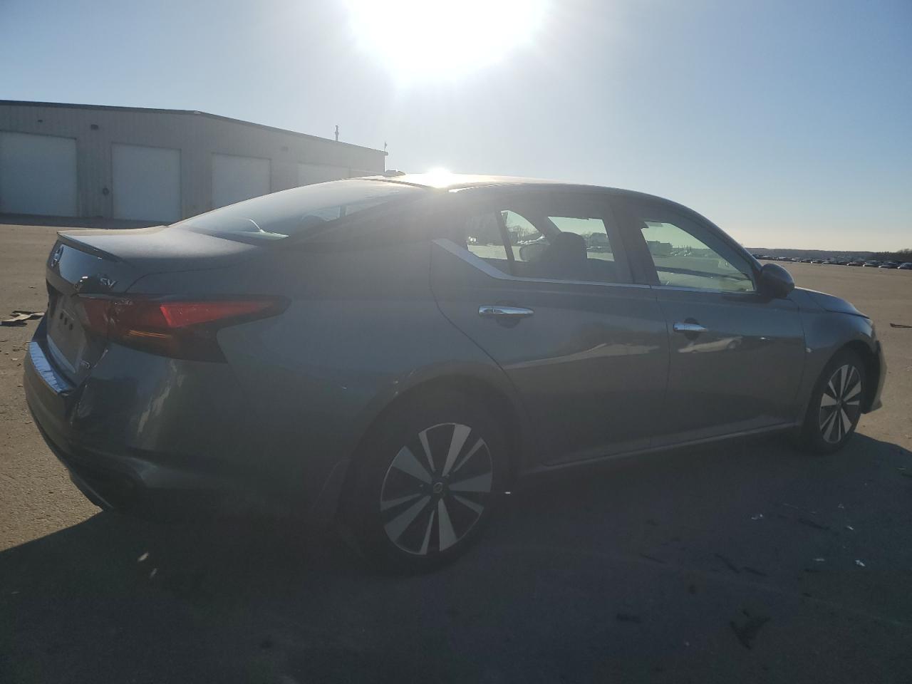 2020 NISSAN ALTIMA SV - Фото 3