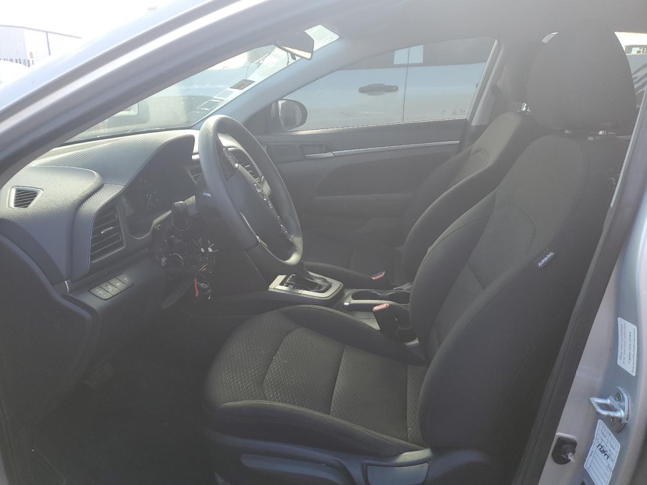 2019 HYUNDAI ELANTRA SE - Фото 7