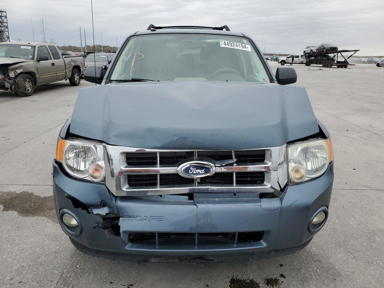 2010 FORD ESCAPE XLT - Image 5