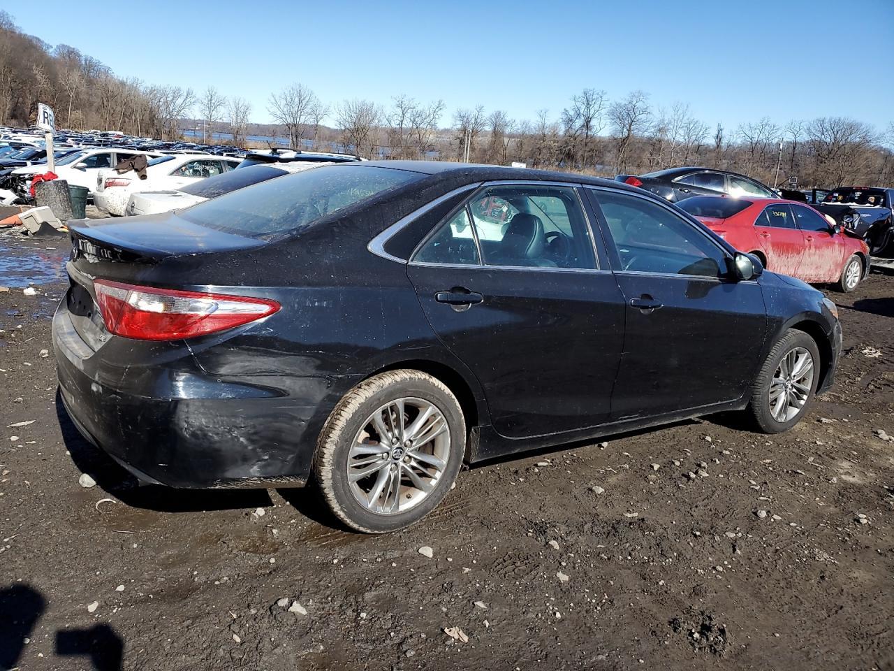 2017 TOYOTA CAMRY LE - Фото 3