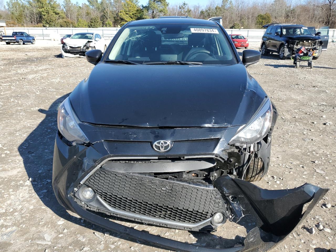 2020 TOYOTA YARIS LE - Фото 5