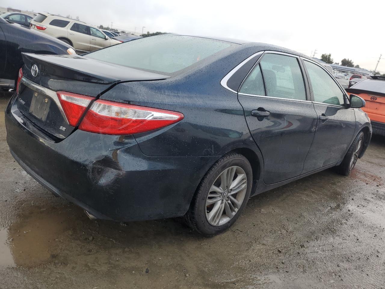 2016 TOYOTA CAMRY LE - Фото 3