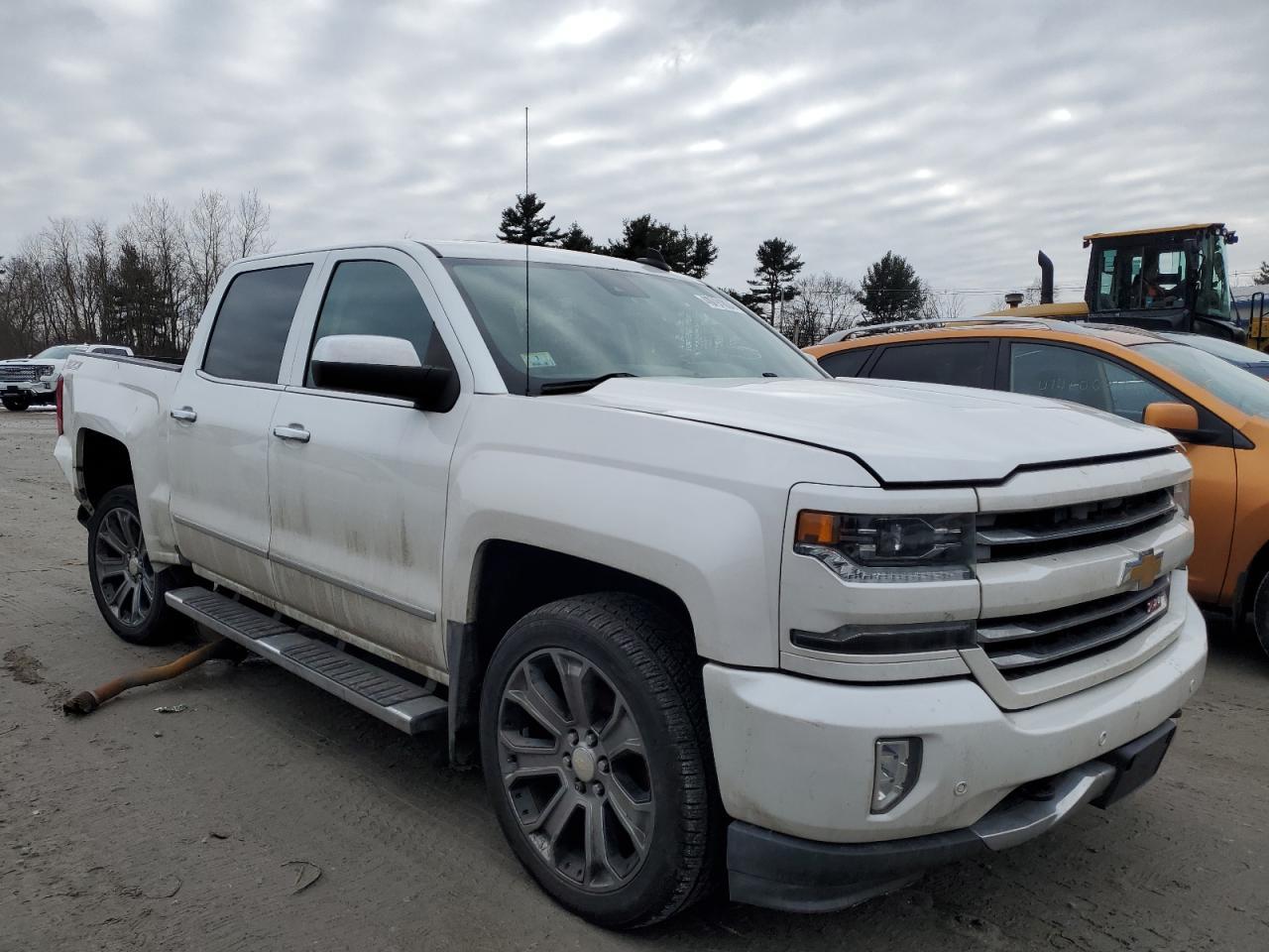 2017 CHEVROLET SILVERADO - Image 4