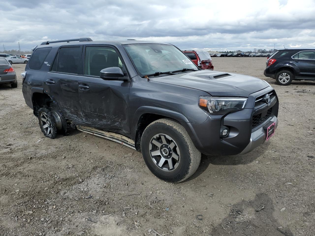 2022 TOYOTA 4RUNNER SR - Фото 4