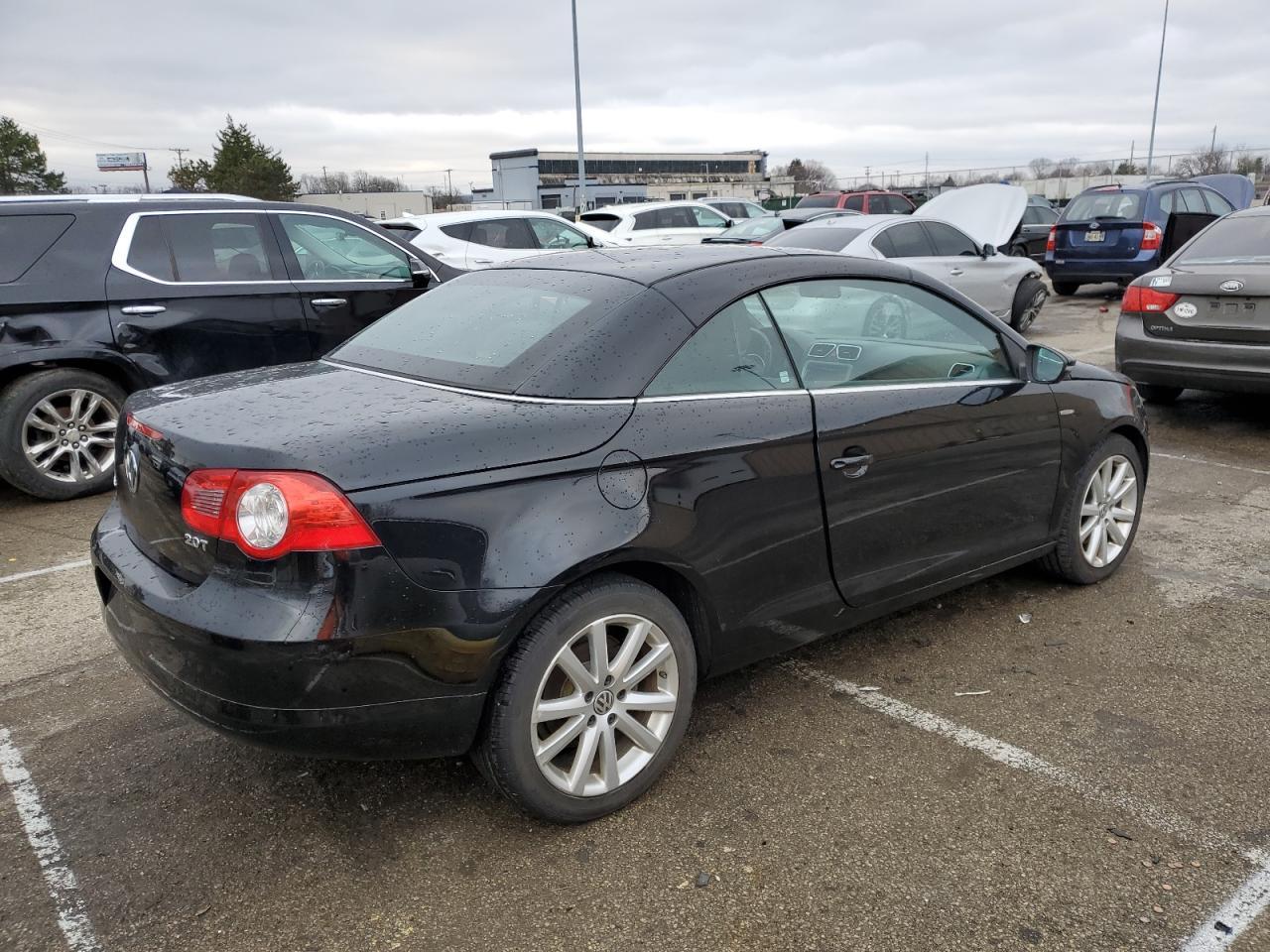 2011 VOLKSWAGEN EOS KOMFOR - Image 3