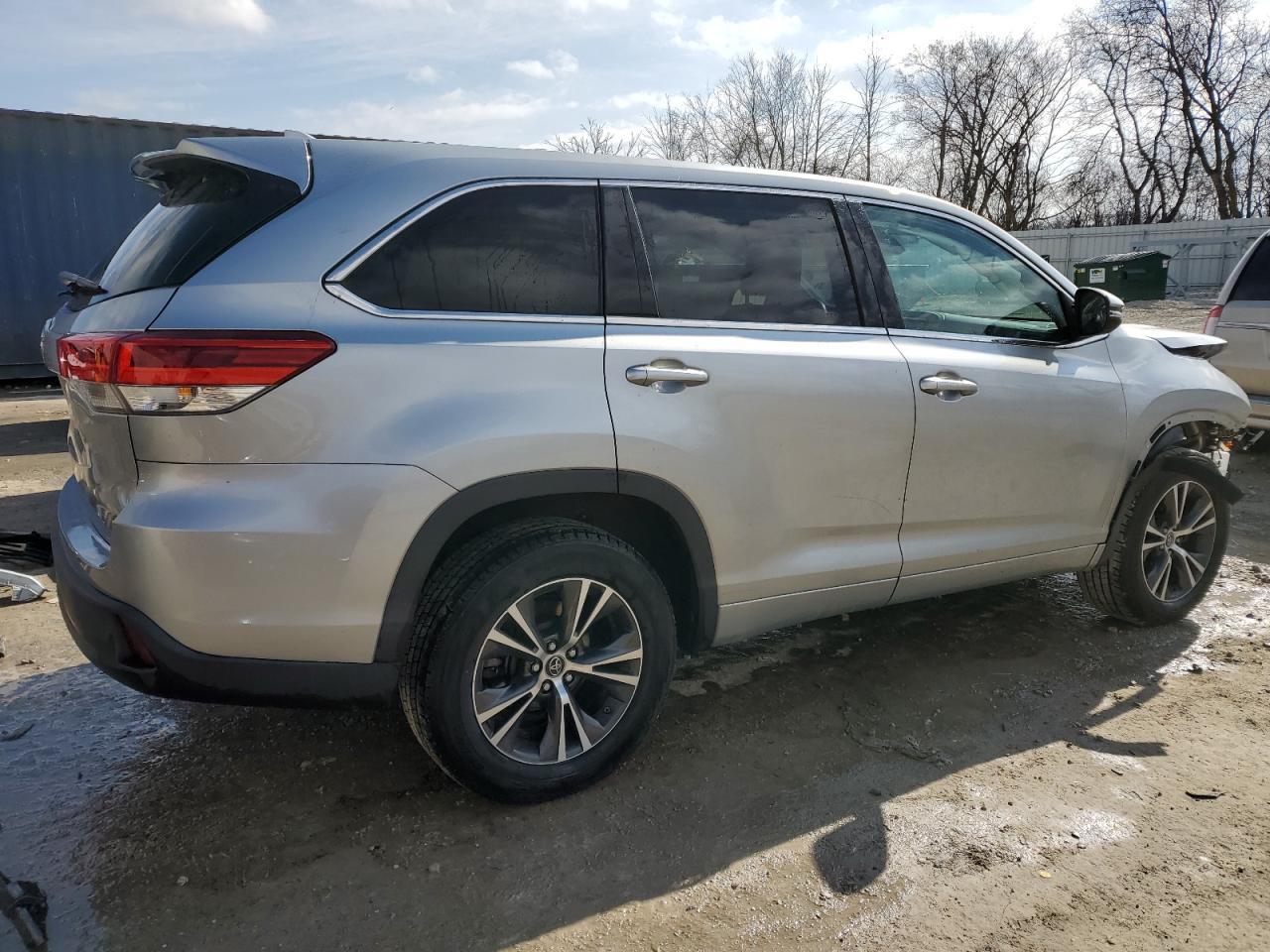 2018 TOYOTA HIGHLANDER - Image 3
