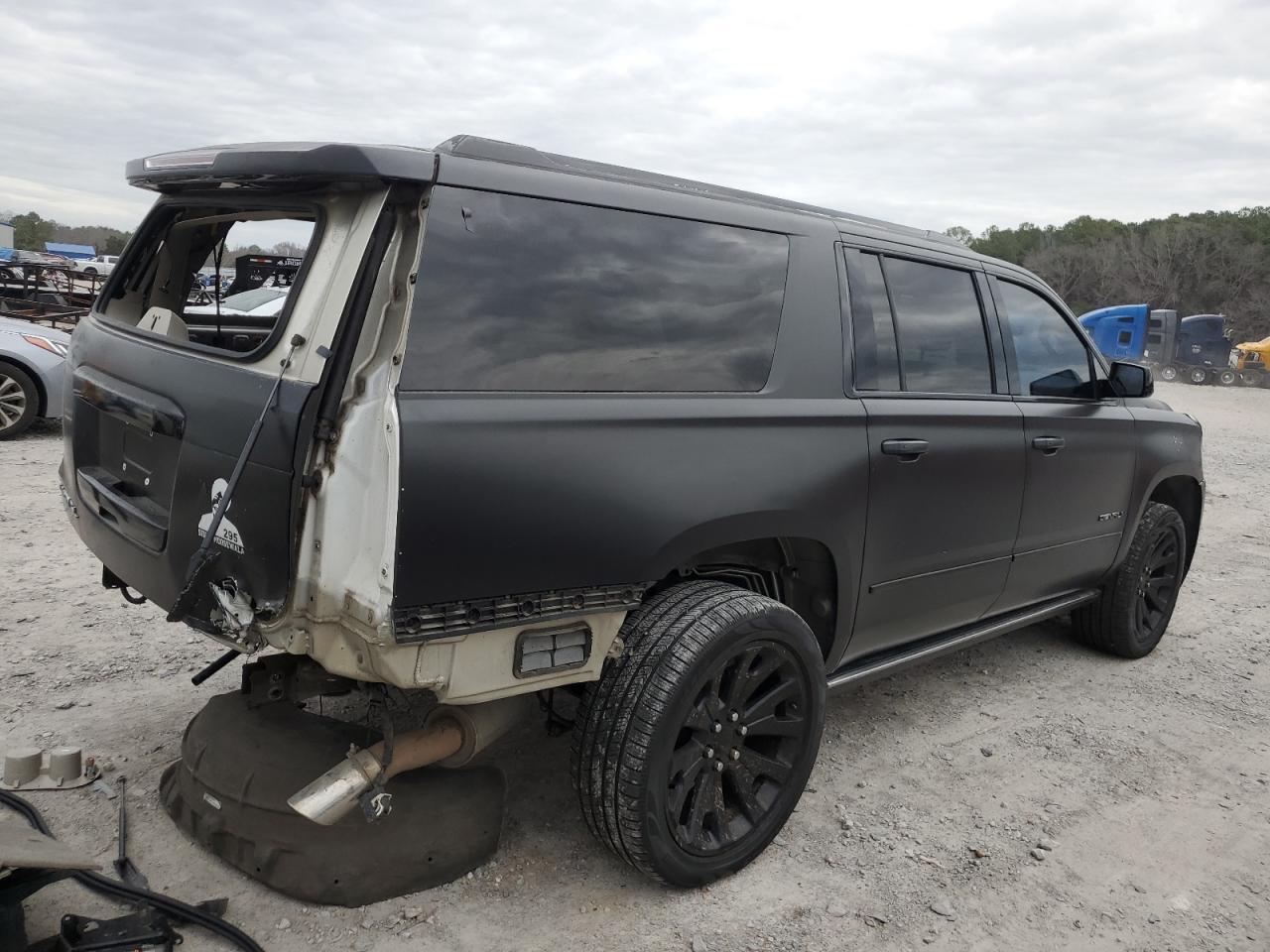 2016 GMC YUKON XL D - Фото 3