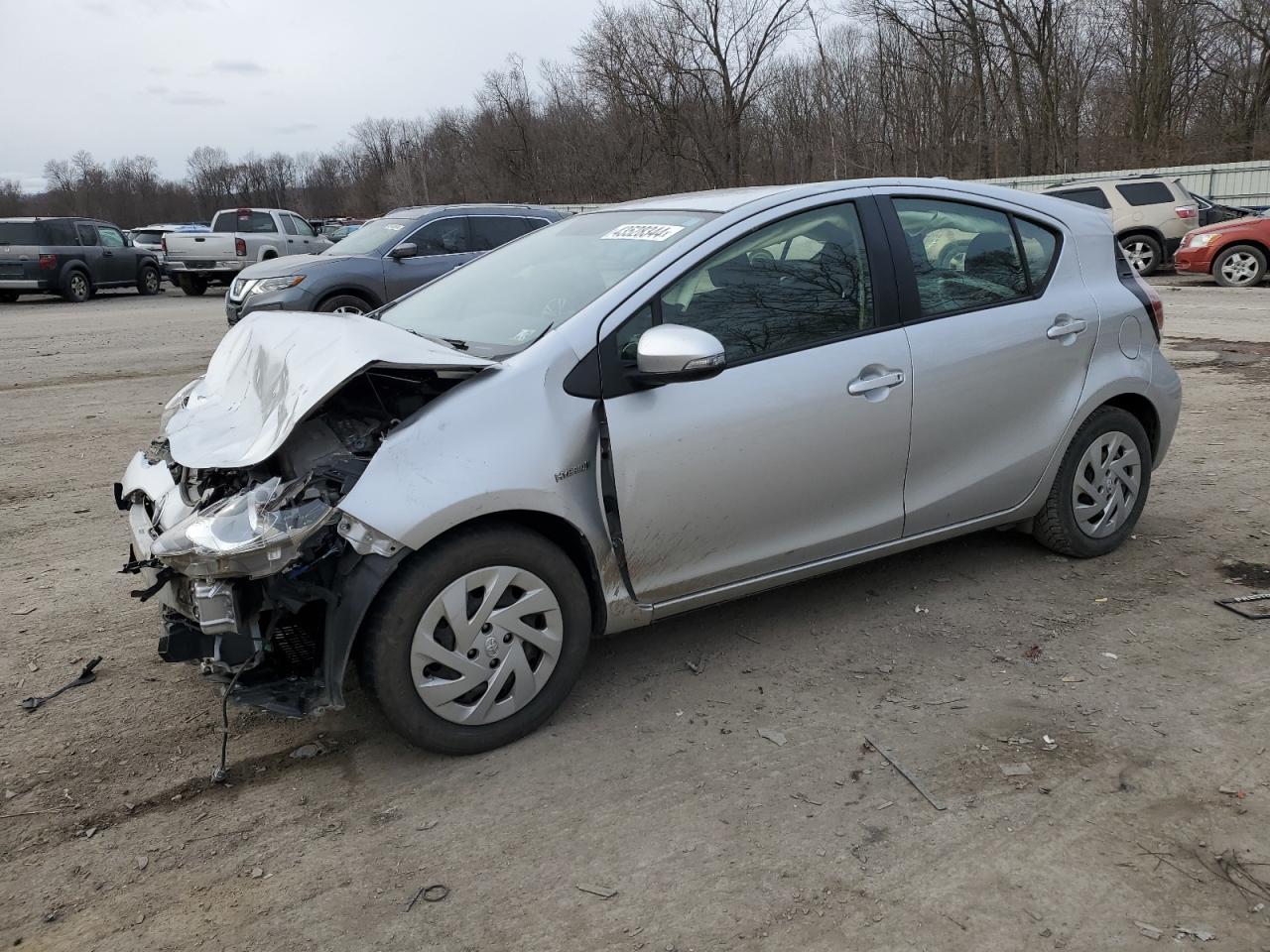 2016 TOYOTA PRIUS C car image