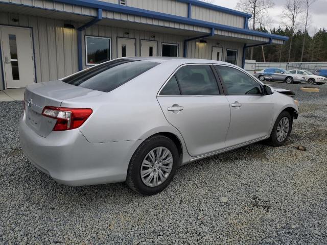 2014 Toyota Camry L - Фото 3