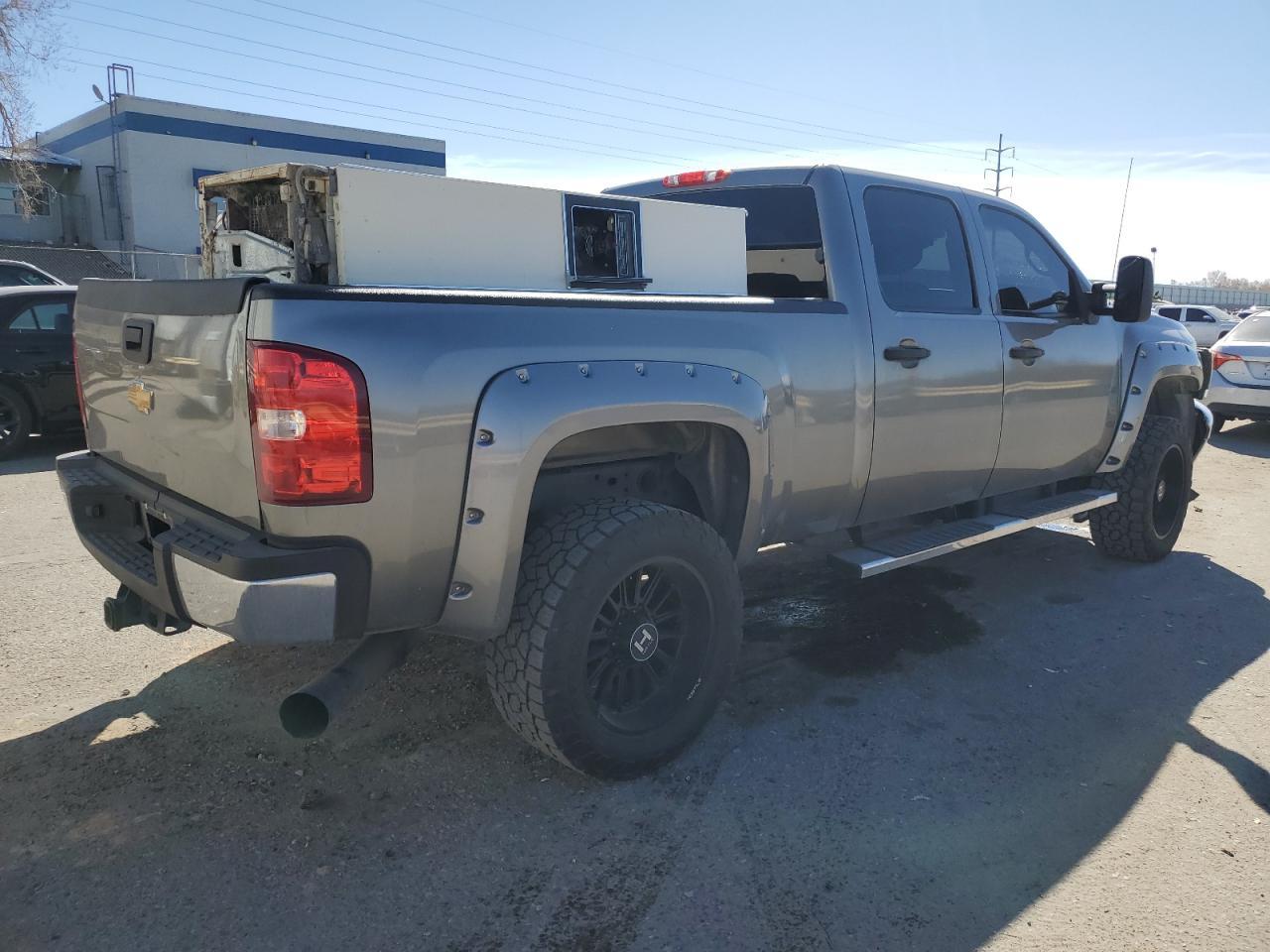 2013 CHEVROLET SILVERADO - Фото 3