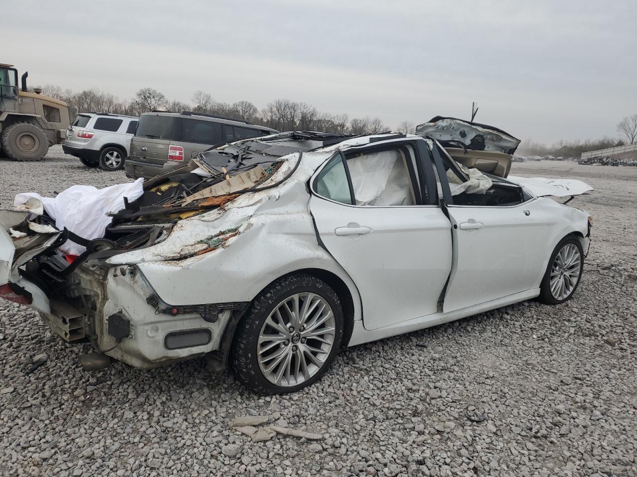 2018 TOYOTA CAMRY L - Фото 3