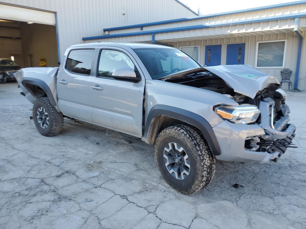 2018 TOYOTA TACOMA DOU - Image 4