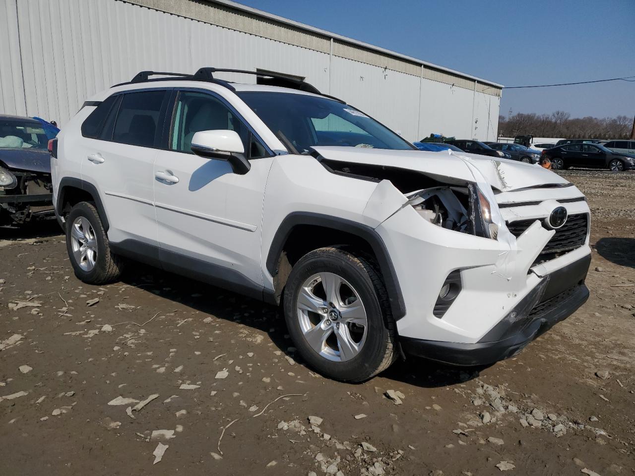 2020 TOYOTA RAV4 XLE - Image 4