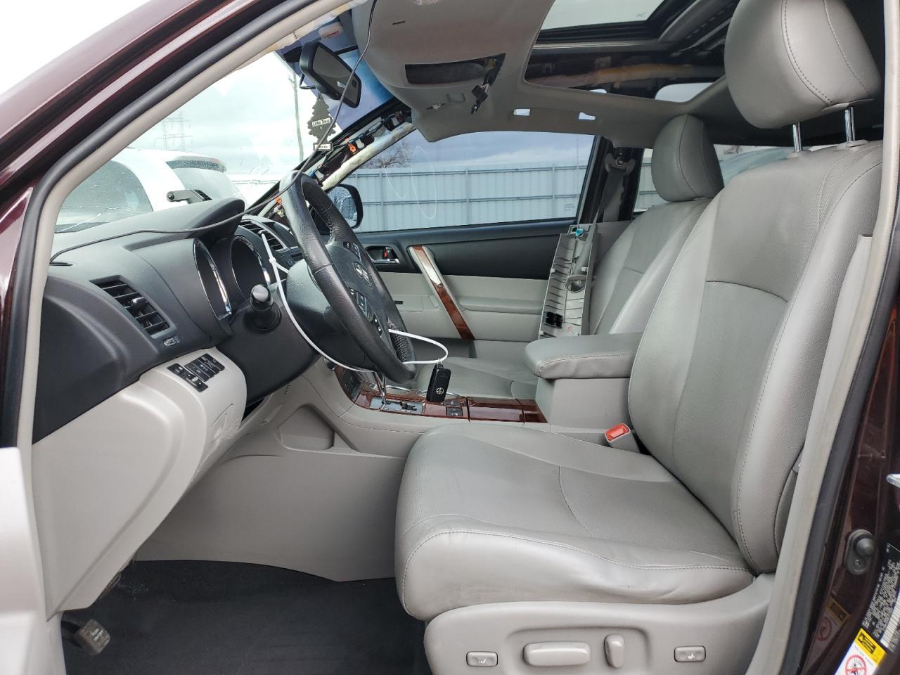 2012 TOYOTA HIGHLANDER - Image 7