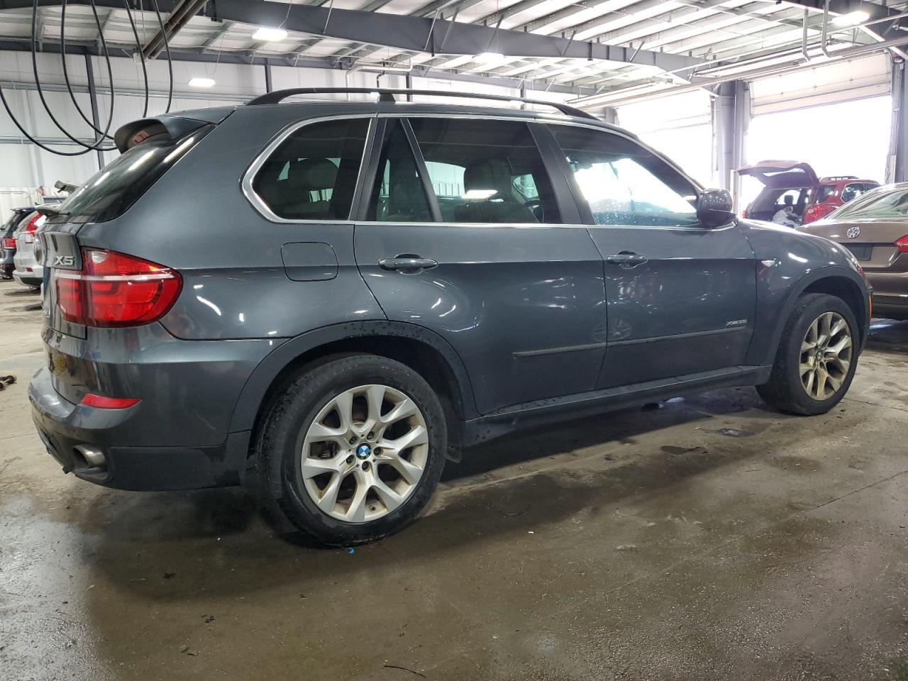 2013 BMW X5 XDRIVE3 - Image 3