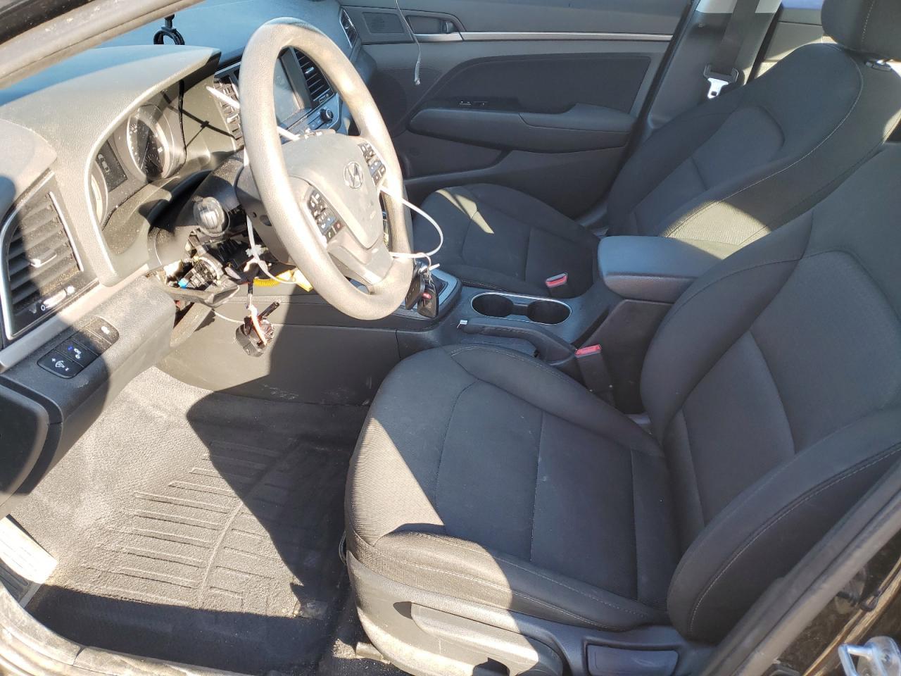 2018 HYUNDAI ELANTRA SE - Фото 7