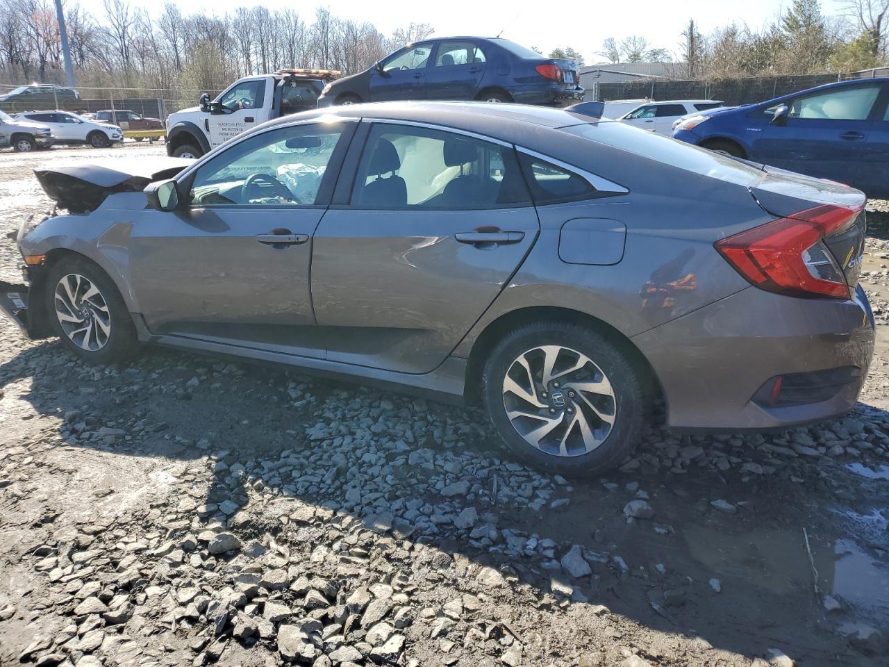 2018 HONDA CIVIC EX - Image 2