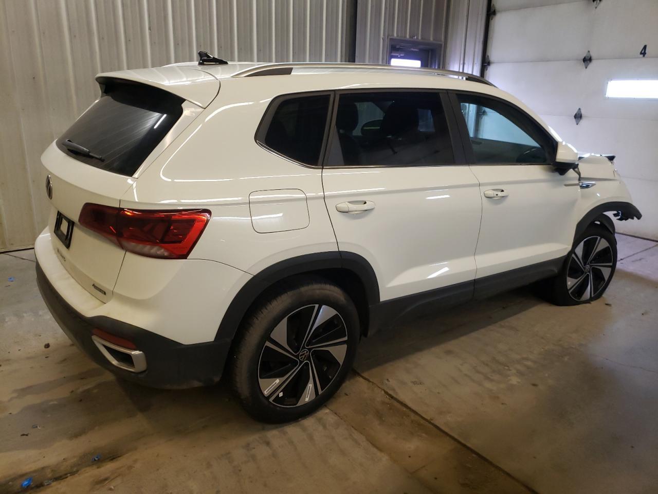 2023 VOLKSWAGEN TAOS SE - Фото 3