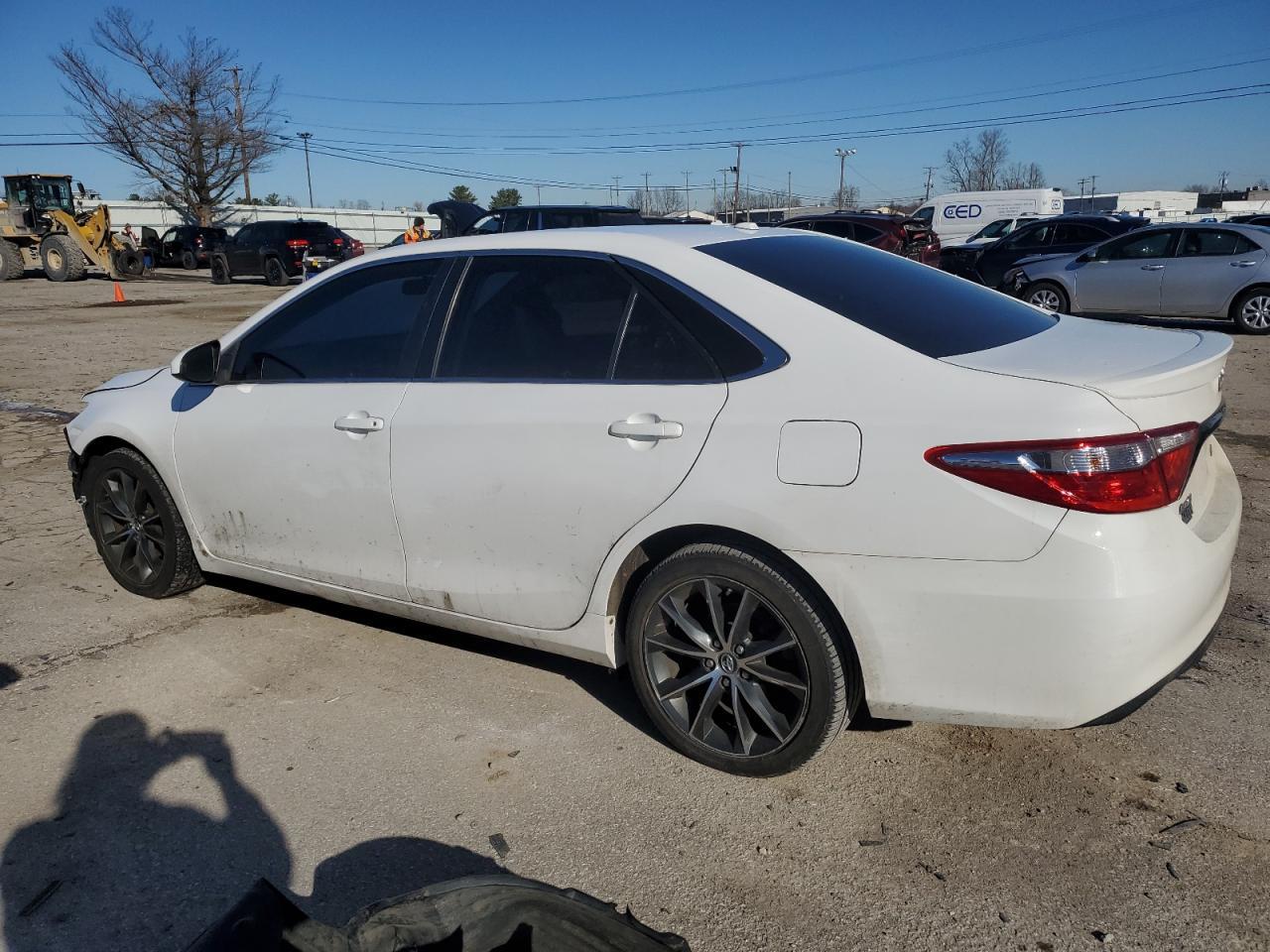 2016 TOYOTA CAMRY LE - Фото 2