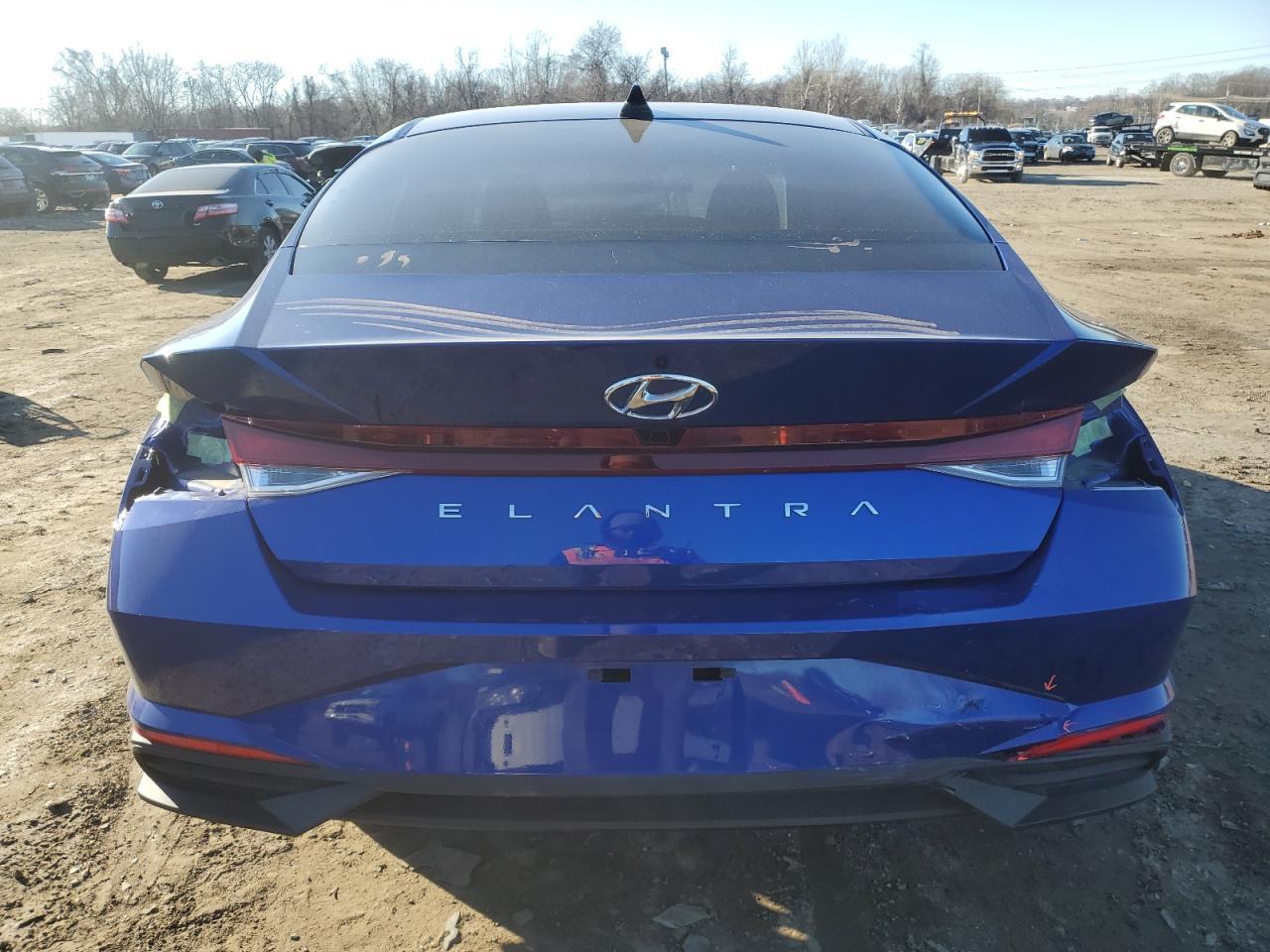 2023 HYUNDAI ELANTRA SE - Фото 6