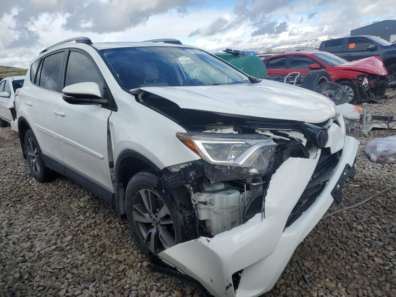 2017 TOYOTA RAV4 XLE - Image 4