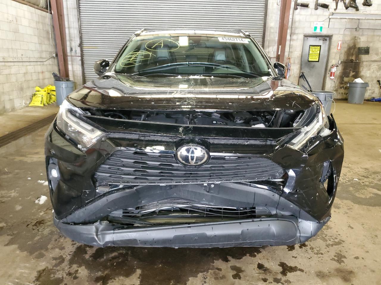2022 TOYOTA RAV4 XLE - Image 5
