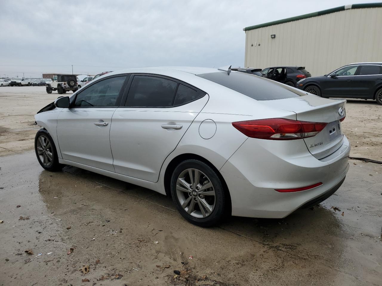 2018 HYUNDAI ELANTRA SE - Фото 2