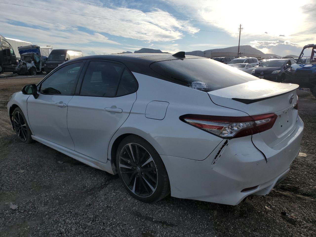 2018 TOYOTA CAMRY XSE - Фото 2