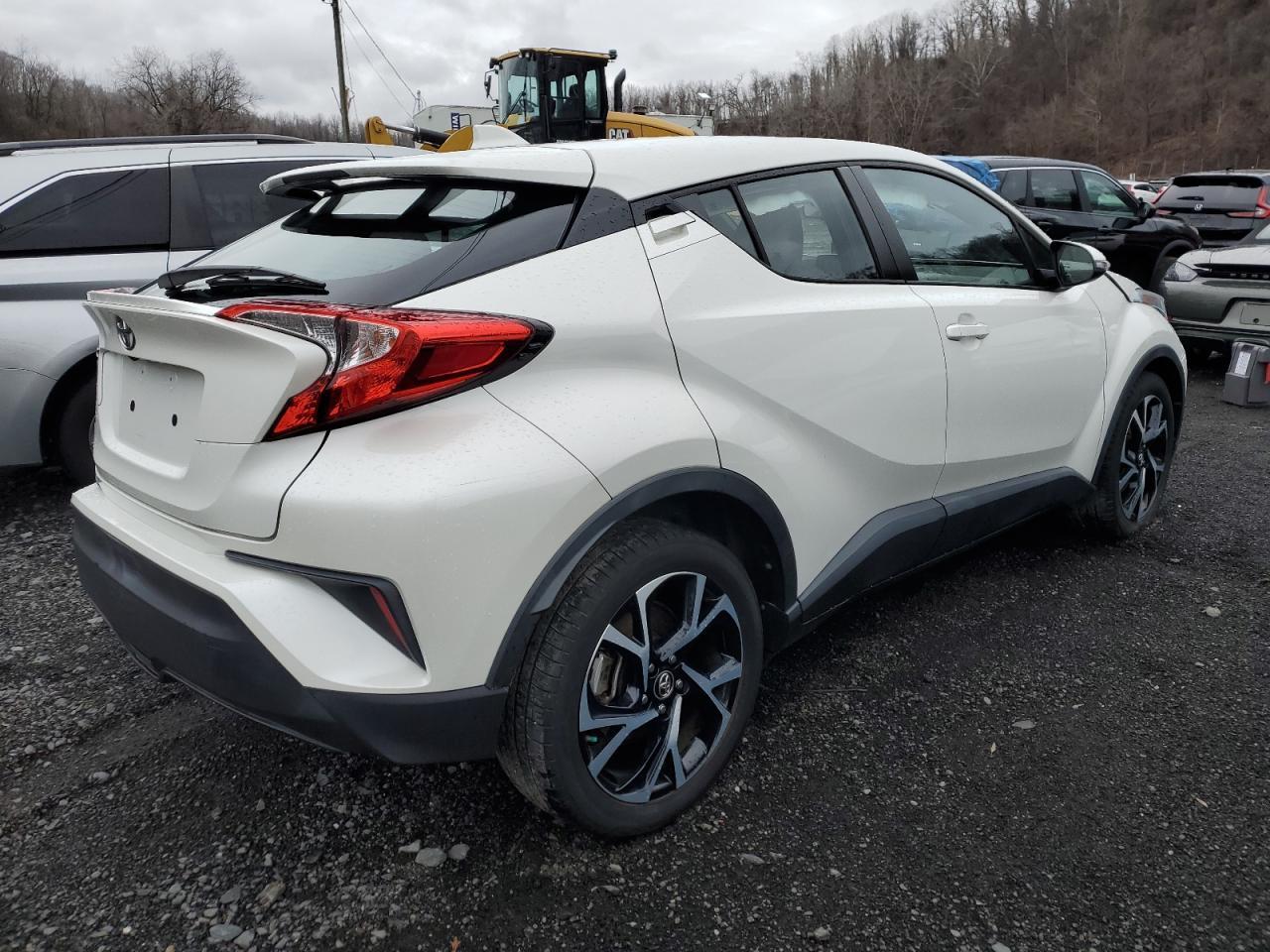 2019 TOYOTA C-HR XLE - Image 3