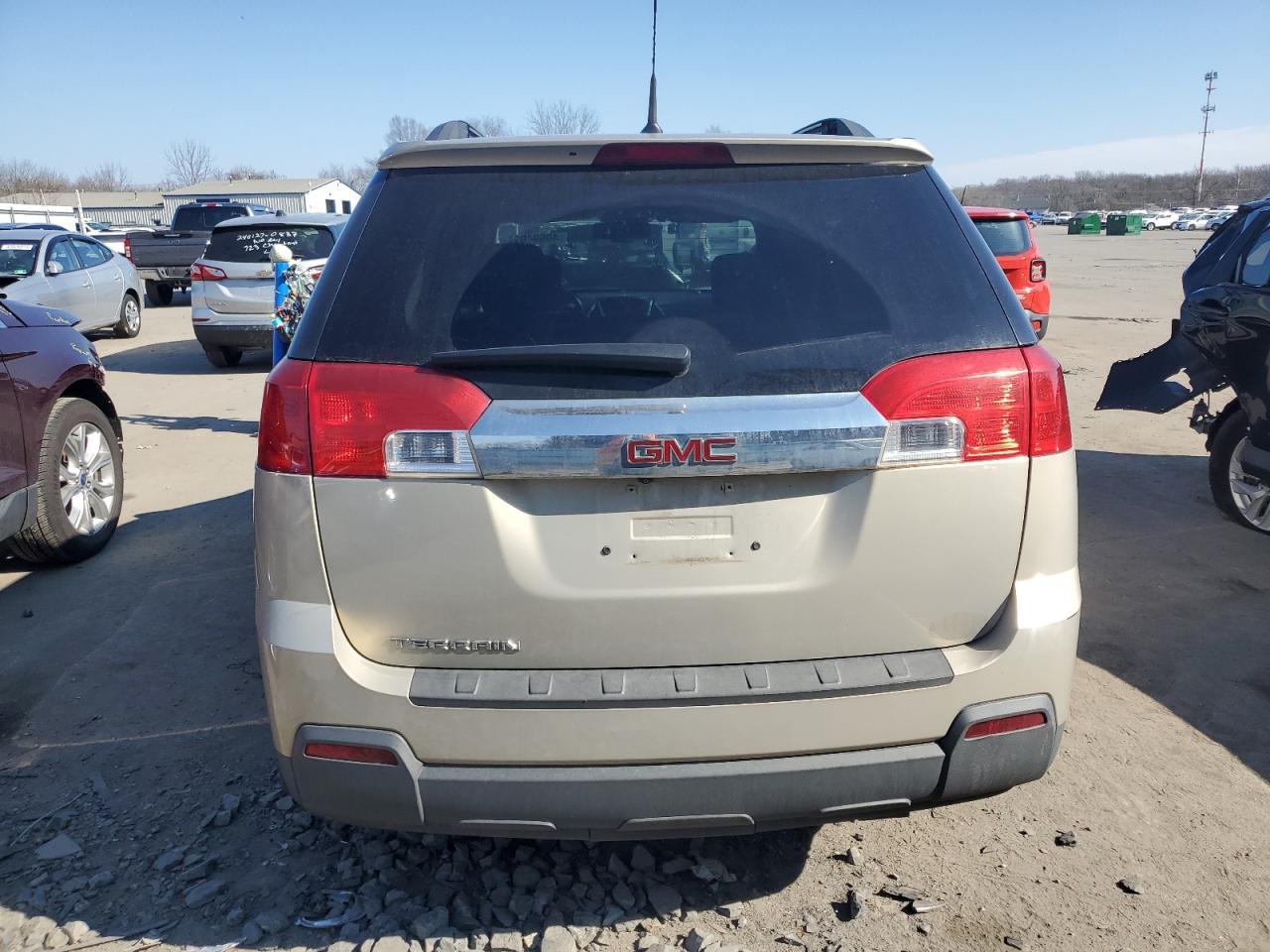 2012 GMC TERRAIN SL - Image 6