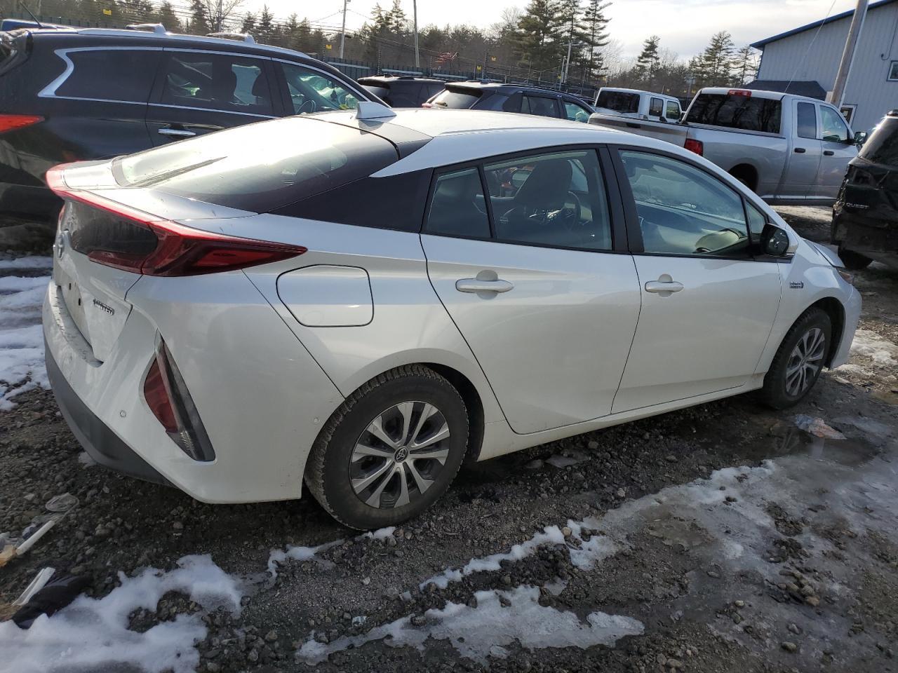 2022 TOYOTA PRIUS PRIM - Image 3