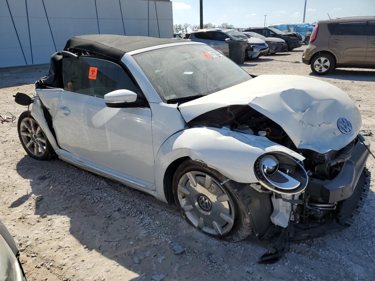 2019 VOLKSWAGEN BEETLE S - Image 4